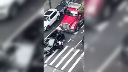 Truck driver honks, then black dude gets out and it's all over