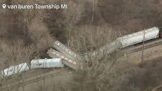 BREAKING: Train derails in Michigan, only one car has hazardous materials