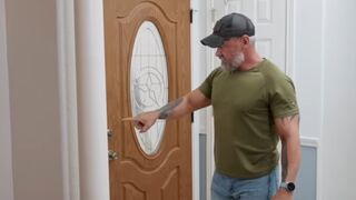 Navy SEAL shows way to protect yourself from home invasion