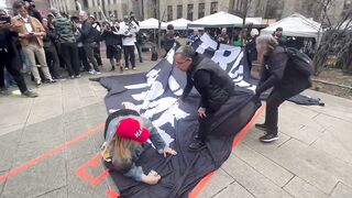 Trump supporter stands up for former president, scuffle breaks out in NYC