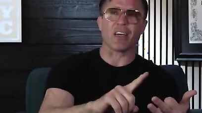 Chael Sonnen: “I can’t stop staring at Conor McGregor’s d*ck"