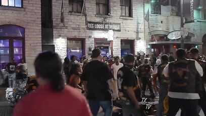 Bikers vs gang in Texas street fight