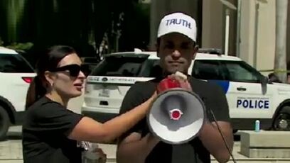 'Can you hear me now': Ramaswamy struggles with megaphone outside Miami courthouse