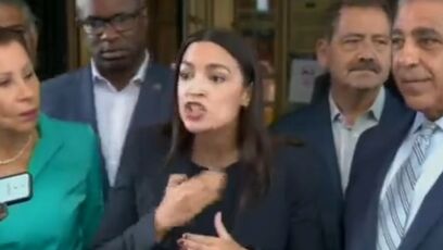 AOC drowned out by angry New Yorkers, tried shouting over them