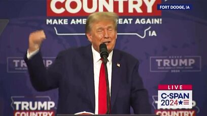 "I don't like that idea": Trump jokes about 'Golden Showers' and Melania during speech