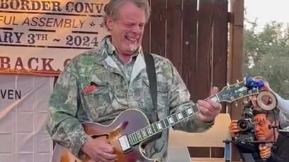 Ted Nugent plays the National Anthem for the Trucker Convoy