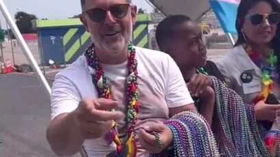 Texas Democrat called out at parade