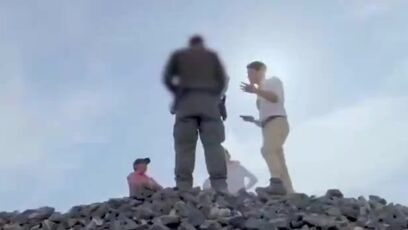 "If I don't allow them to cross, I'll lose my job" - border agent