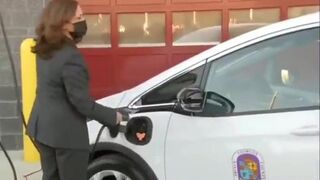 'There's no fumes' - Kamala Harris trying to charge an EV