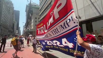 Carloads of supporters arrive at Trump Tower