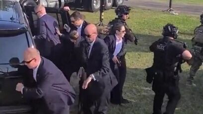 Sen. Hawley says Biden DHS accused of assigning “unprepared and inexperienced" agents to protect Trump