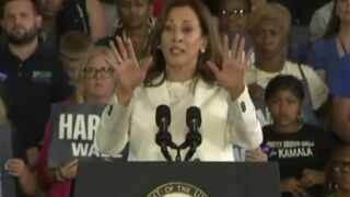 "If you want Trump to win, then say that" - Kamala heckled at own event