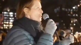 Actress Cynthia Nixon: "My kids are trans, my sister's kids are trans, every kid I know is trans..."