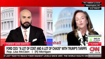 CNN anchor gets called out, then forgets his guests name