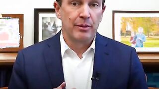 Chris Murphy accused of siding with pro-Hamas Columbia student detained by ICE