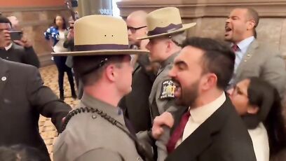 NYC mayoral candidate Zohran Mamdani screams at Tom Homan