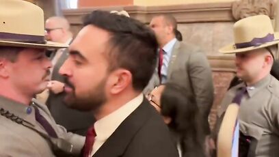 NYC mayoral candidate Zohran Mamdani screams at Tom Homan