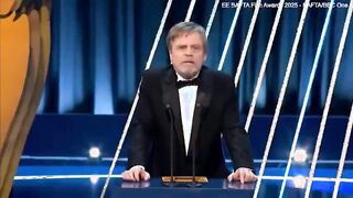 Mark Hamill's pants appear fall down while presenting an award