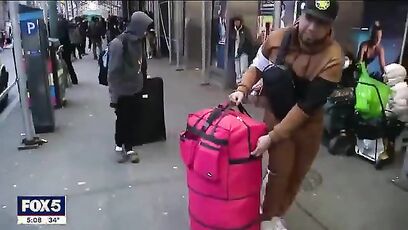 Mayor Adams to meet Tom Homan after $80 million in FEMA grants went "missing"