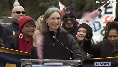 Rep. Maxine Dexter says they Democrats have to "f*ck Trump"