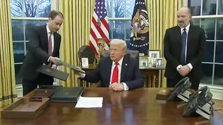 Trump trolls people over paper straws, Guy next to him can't stop laughing