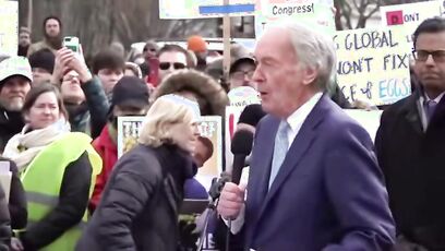 Sen. Markey calls for Dems to "descend on Washington" and "fight" against Trump cutting federal waste