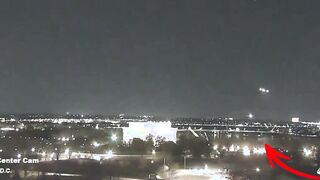 Black Hawk collides with plane at Reagan National Airport, crashes into Potomac River