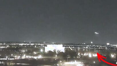 Black Hawk collides with plane at Reagan National Airport, crashes into Potomac River