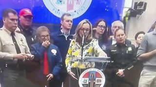 'We never saw fire crews while the neighborhood burned' - Reporter tells Karen Bass