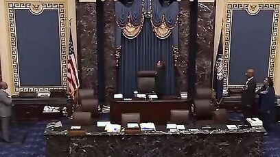 Kamala stumbles during Pledge of Allegiance