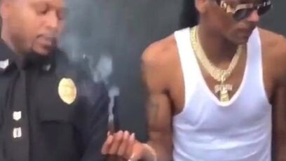 Snoop Dogg hands blunt to a cop, then unexpected happened