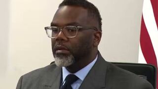 Mayor Brandon Johnson backs plan to eliminate Columbus statues