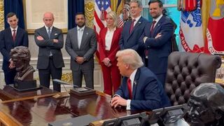 Trump says head of Somalia doesn't want Ilhan Omar back either!