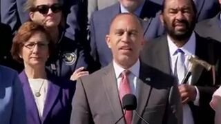 Hakeem Jeffries refused to knock on Mike Johnson's door, but blames GOP for shutdown