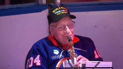 104-year-old WW2 Veteran Dominick Critelli crushed the National Anthem
