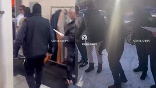 Mob of thugs surround journalist who exposed crimes in Minnesota