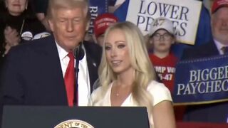 Iowa Crowd Reacts as Trump Puts Everyday Workers Front and Center