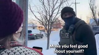 ICE agent asked simple question and caused absolute madness